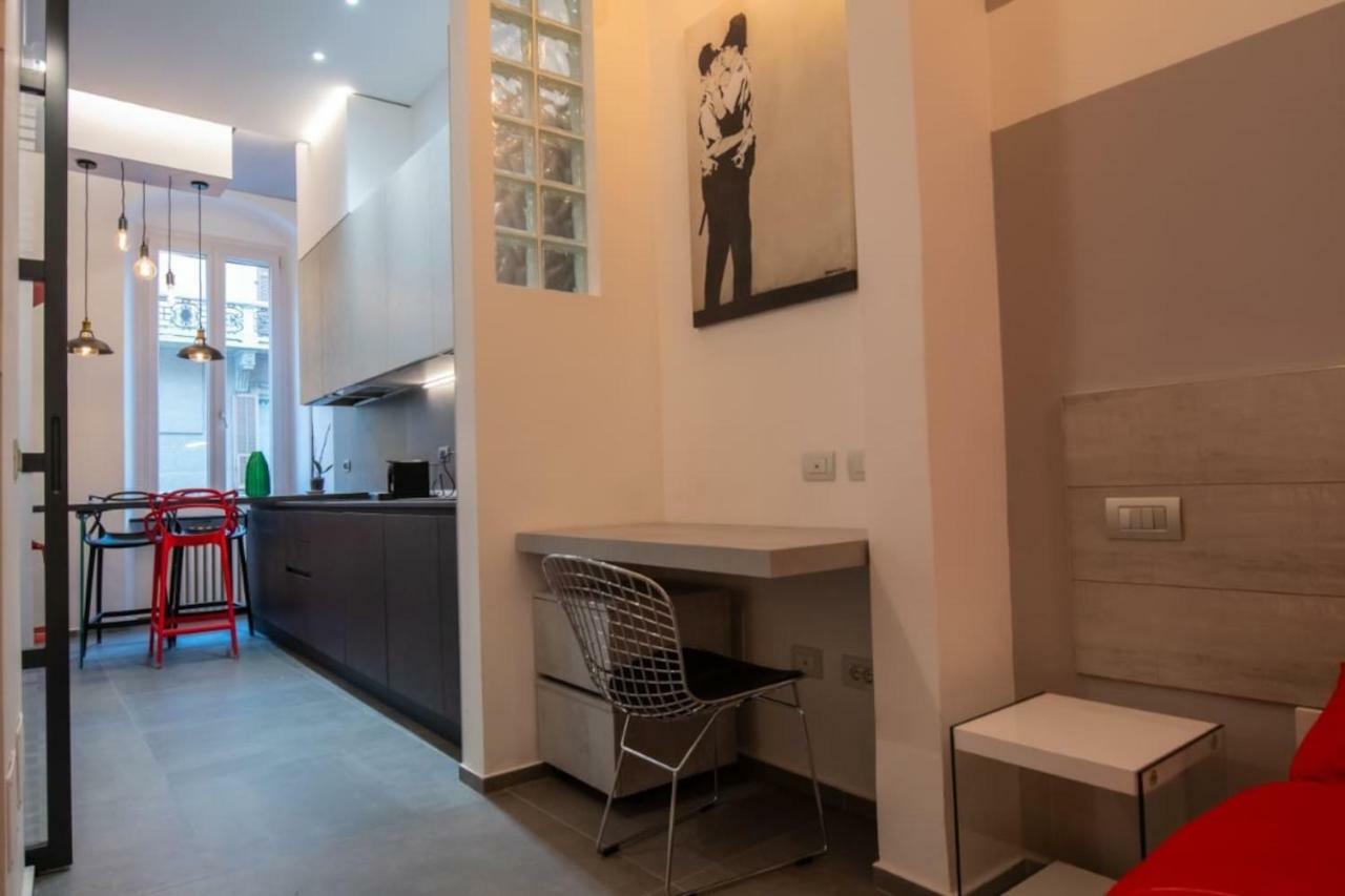 Banksy - Arte In Centro Citta Apartment Parma Bagian luar foto