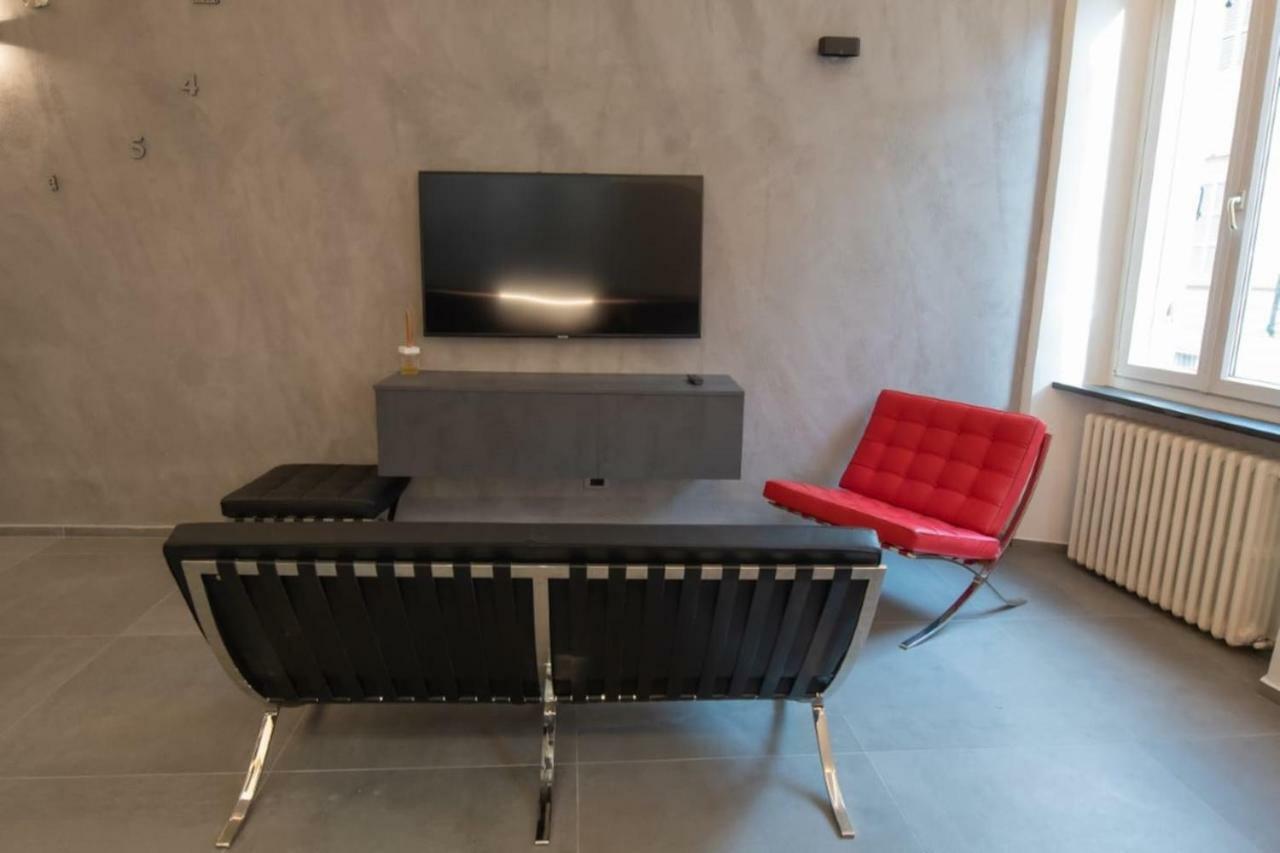 Banksy - Arte In Centro Citta Apartment Parma Bagian luar foto