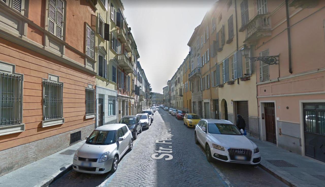 Banksy - Arte In Centro Citta Apartment Parma Bagian luar foto
